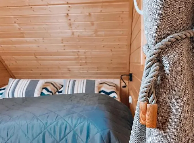 別荘 W Starym Sadzie ラトクフ